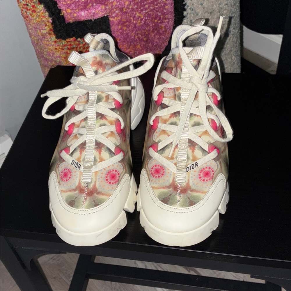 Dior Women's Cream and Pink Sneakers